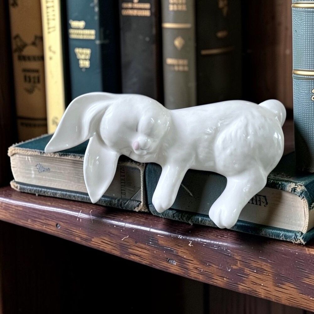 Vtg Scioto Ceramic Sleeping Rabbit Shelf Sitter White Bunny Figurine  8.5" L
